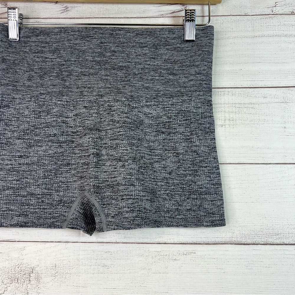 Colsie Gray Ribbed Shorts Workout Loungewear Size M - Picture 5 of 9